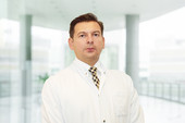 Dr. med. Askin Dogan, Chefarzt der Klinik für Gynäkologie und Geburtshilfe.